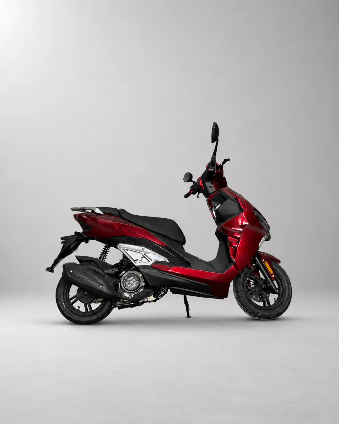 Новый скутер 125cc SIEMOTO ZNEN R9 125 III на светлом сером фоне, мобильное изображение 4:5