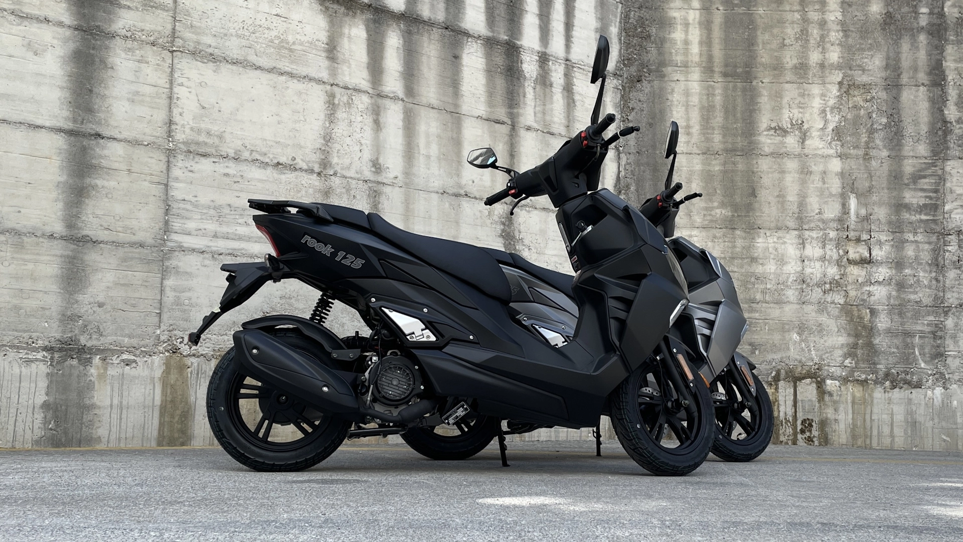 ZNEN R9 125 III Matte Black 125cc scooter -SIEMOTO Montenegro